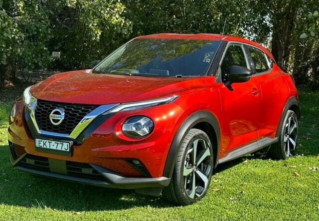 2020 Nissan JUKE ST-L in Red