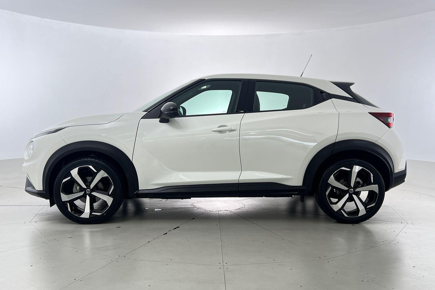 2021 Nissan JUKE ST-L in White