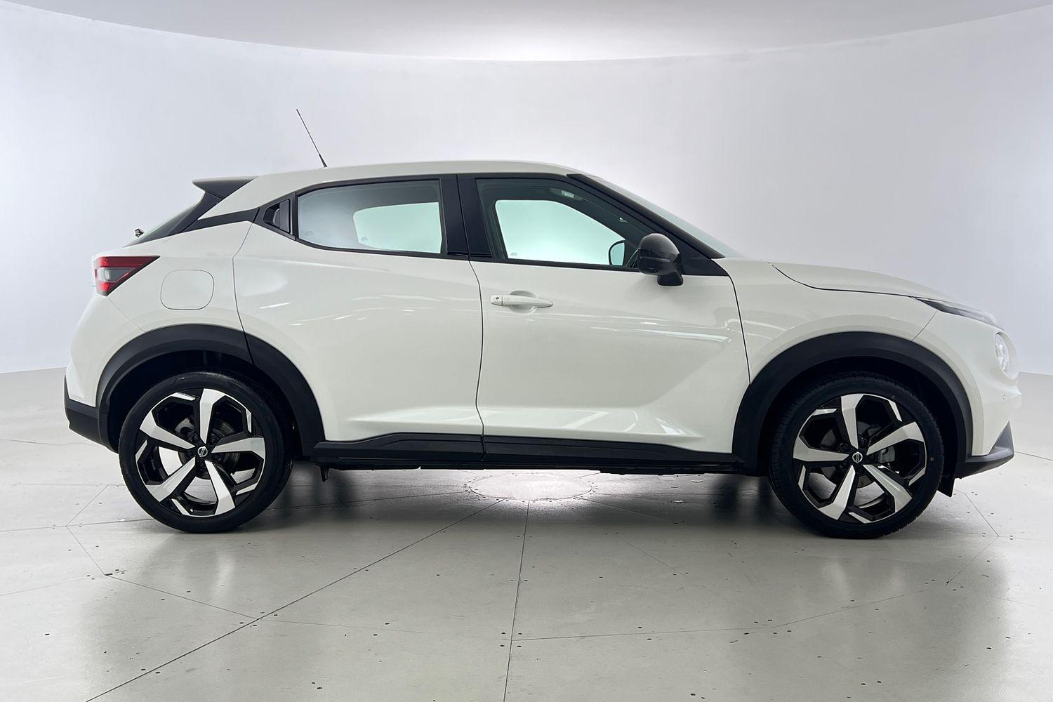 2021 Nissan JUKE ST-L in White
