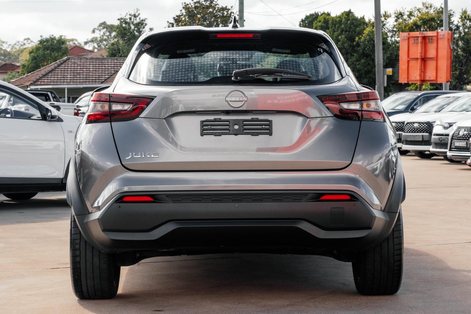 2023 Nissan JUKE ST-L in Ceramic Grey