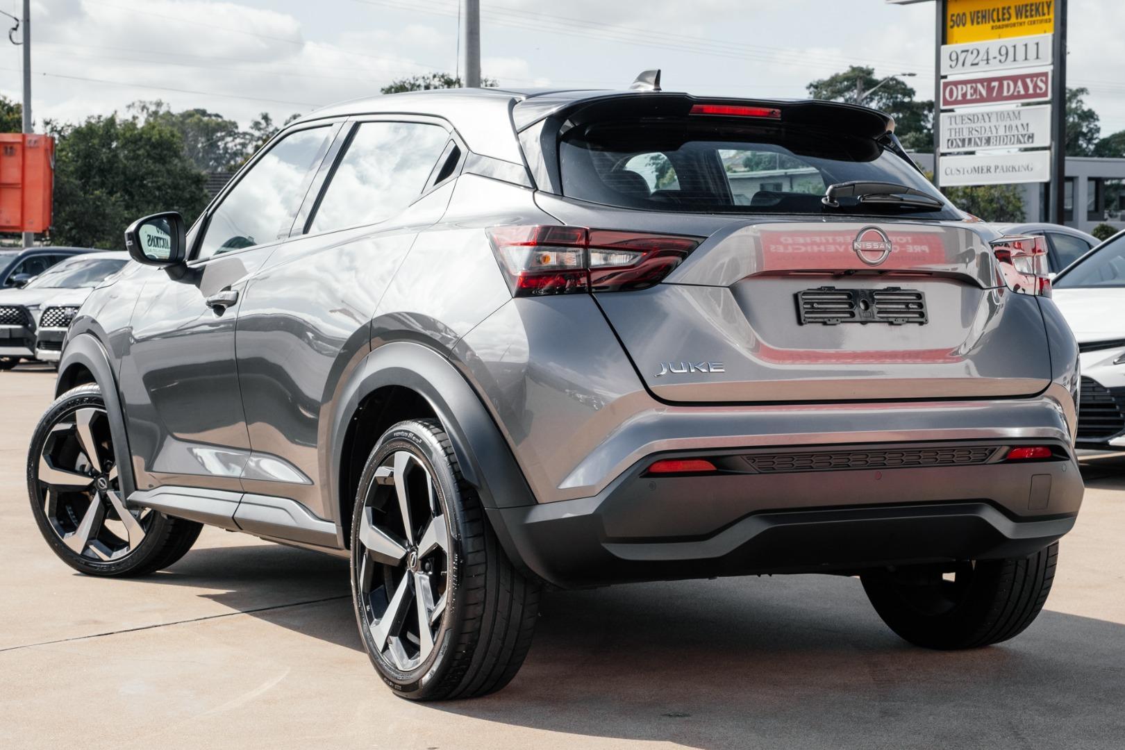 2023 Nissan JUKE ST-L in Ceramic Grey