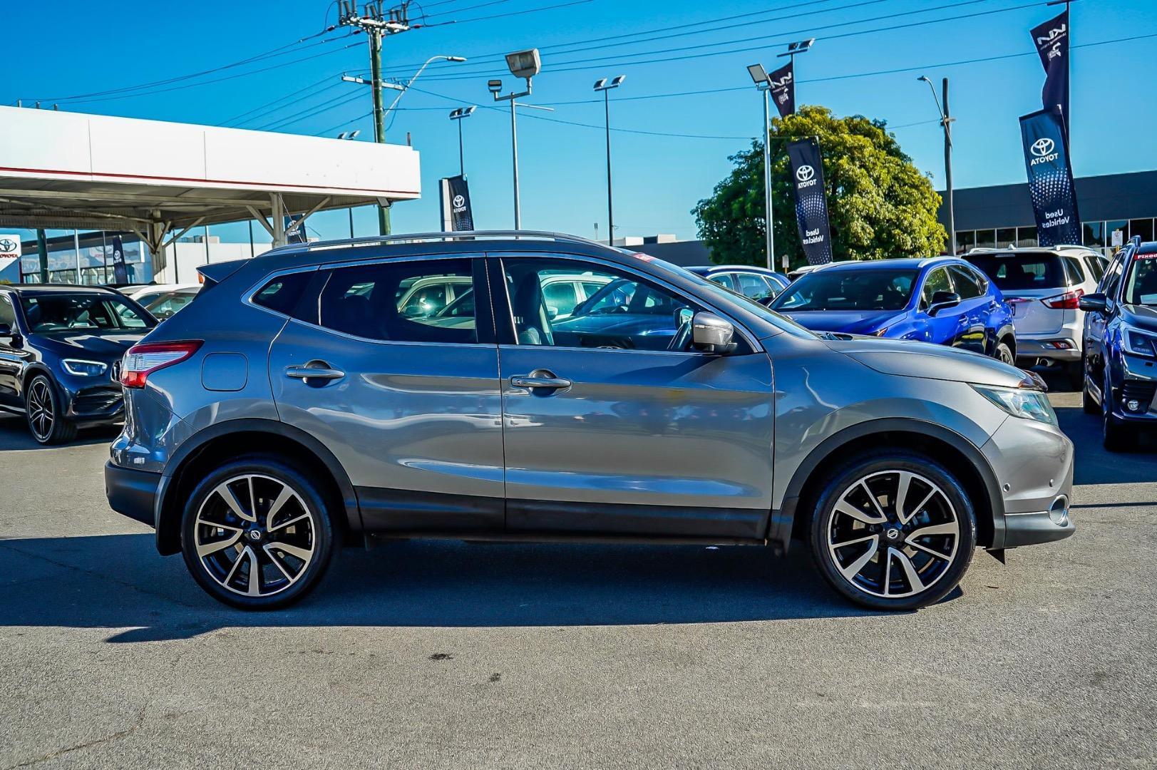 2014 Nissan QASHQAI Ti in Grey