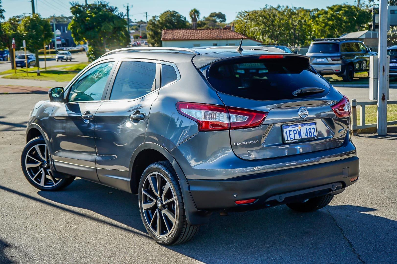 2014 Nissan QASHQAI Ti in Grey