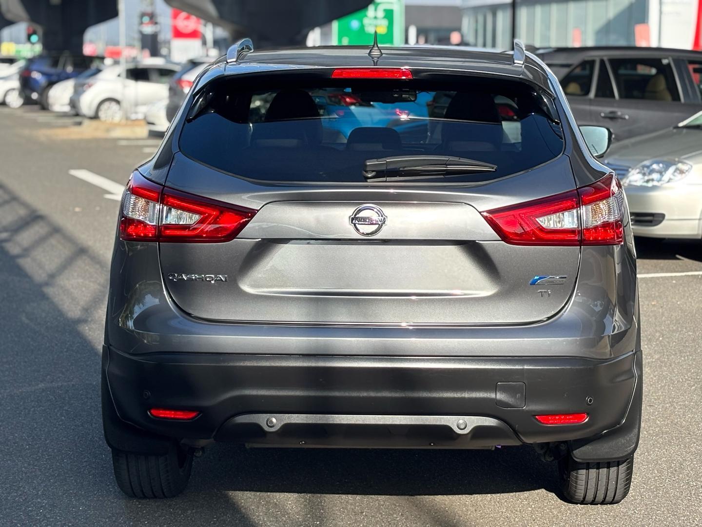 2015 Nissan QASHQAI Ti in Grey