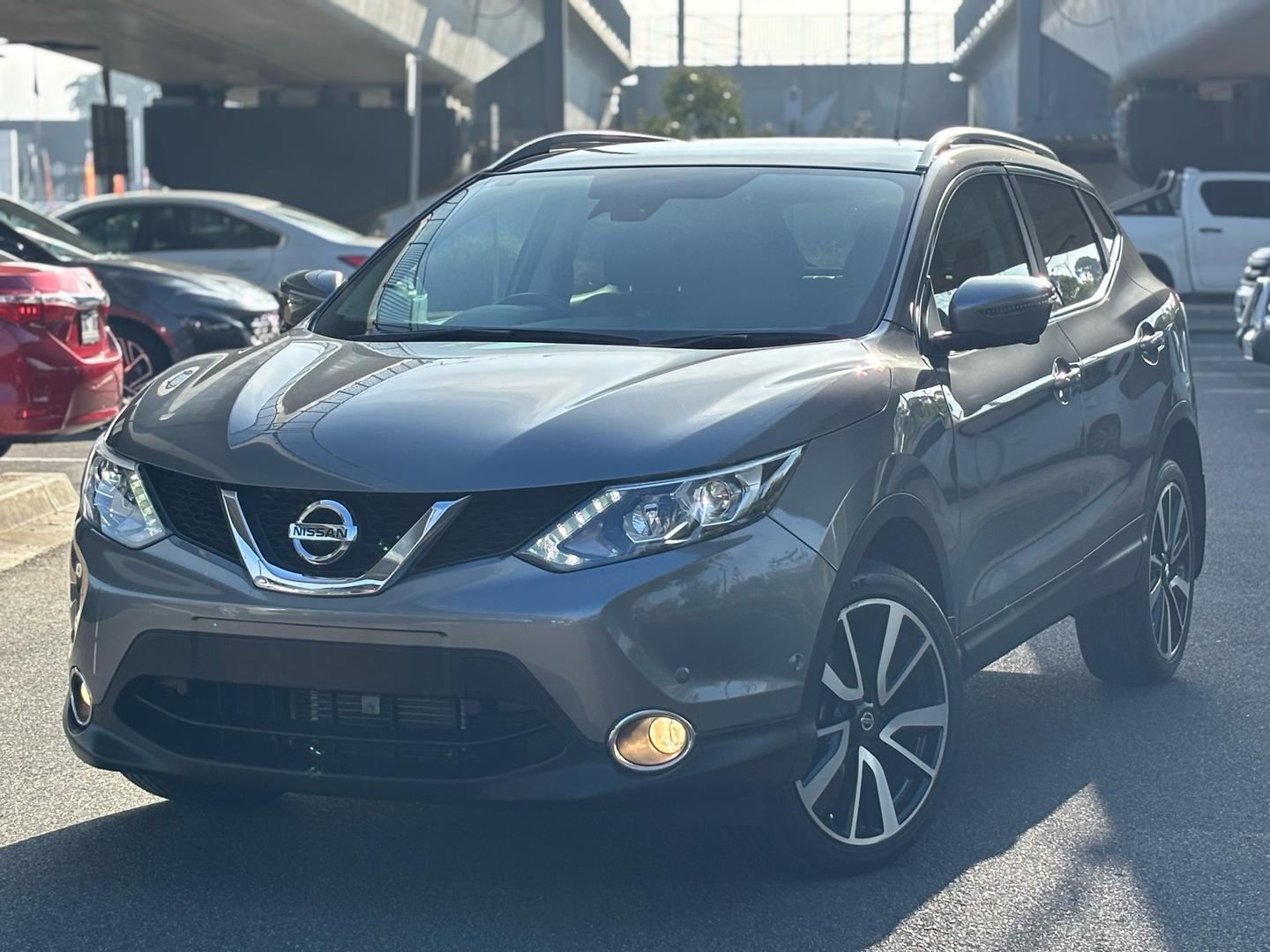 2015 Nissan QASHQAI Ti in Grey