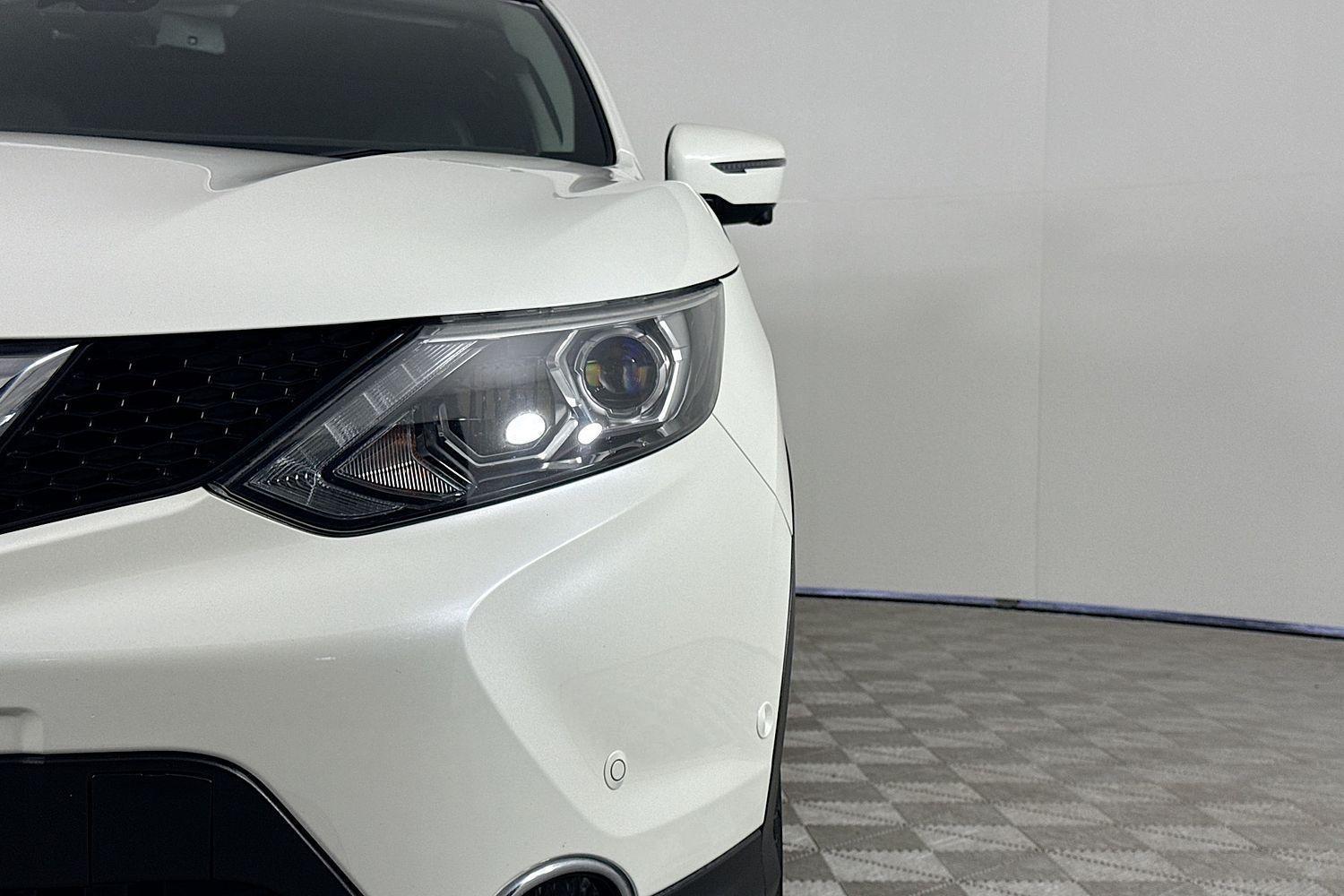 2017 Nissan QASHQAI Ti in White
