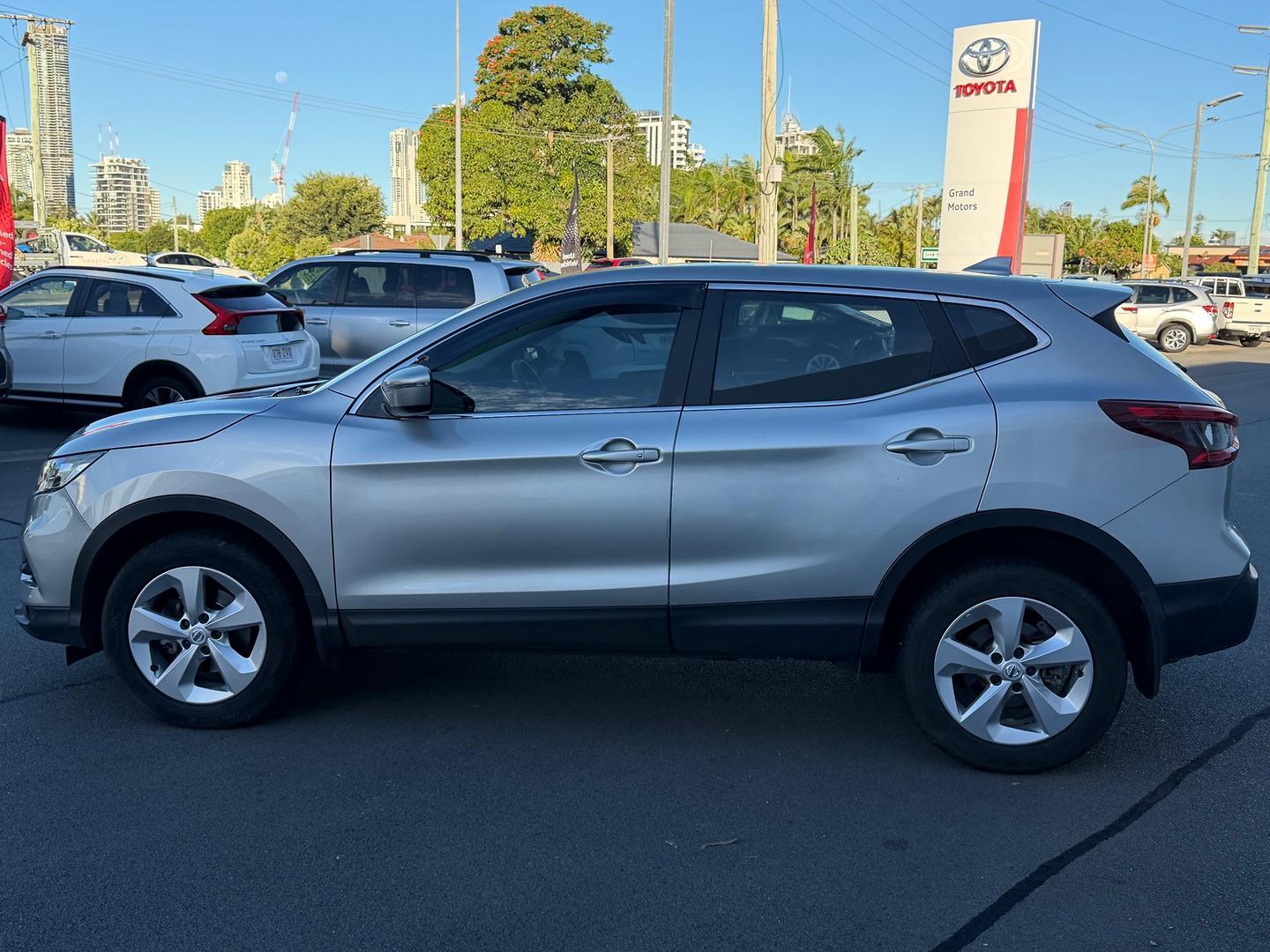 2018 Nissan QASHQAI ST in Silver