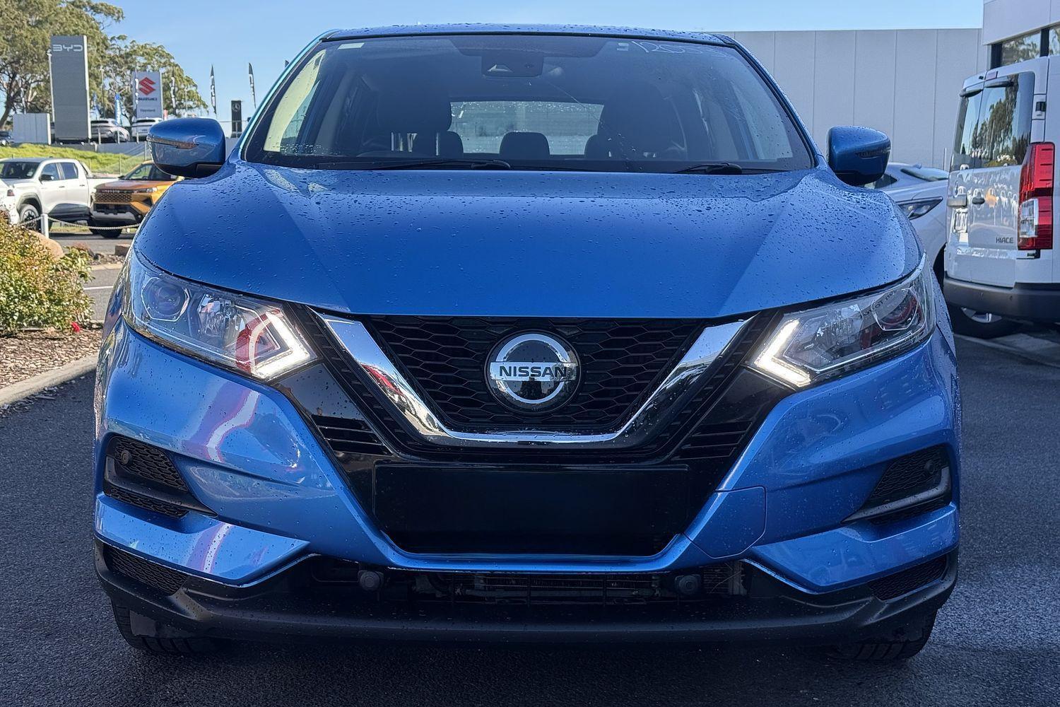 2018 Nissan QASHQAI ST in Vivid Blue
