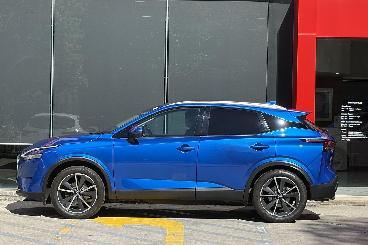 2022 Nissan QASHQAI ST-L in Blue