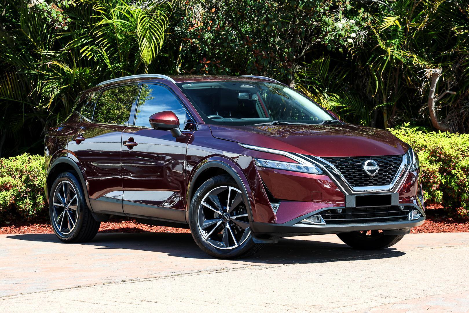 2023 Nissan QASHQAI ST-L in Red