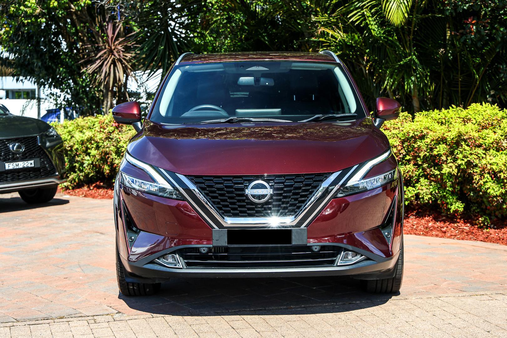 2023 Nissan QASHQAI ST-L in Red
