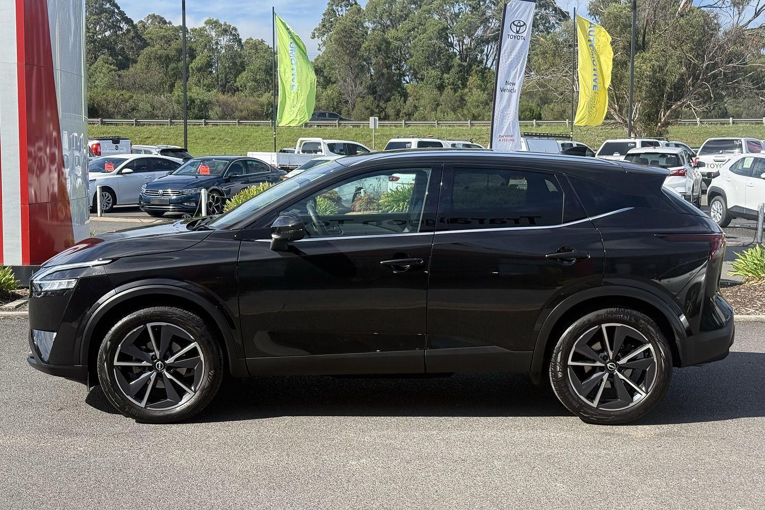 2024 Nissan QASHQAI ST-L in Pearl Black