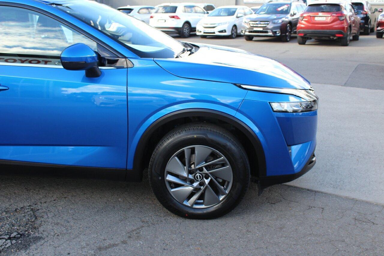 2024 Nissan QASHQAI ST in Blue