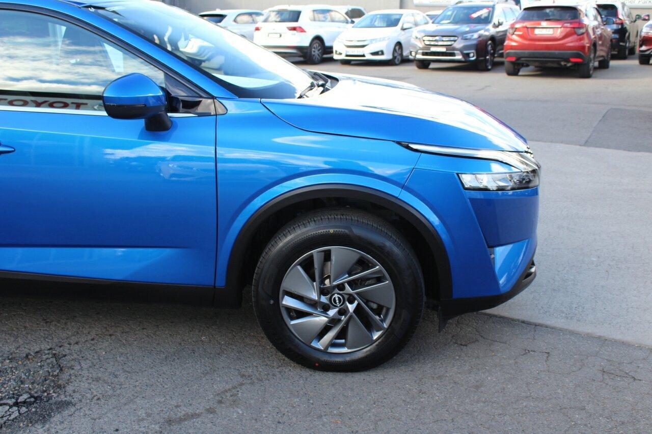 2024 Nissan QASHQAI ST in Blue