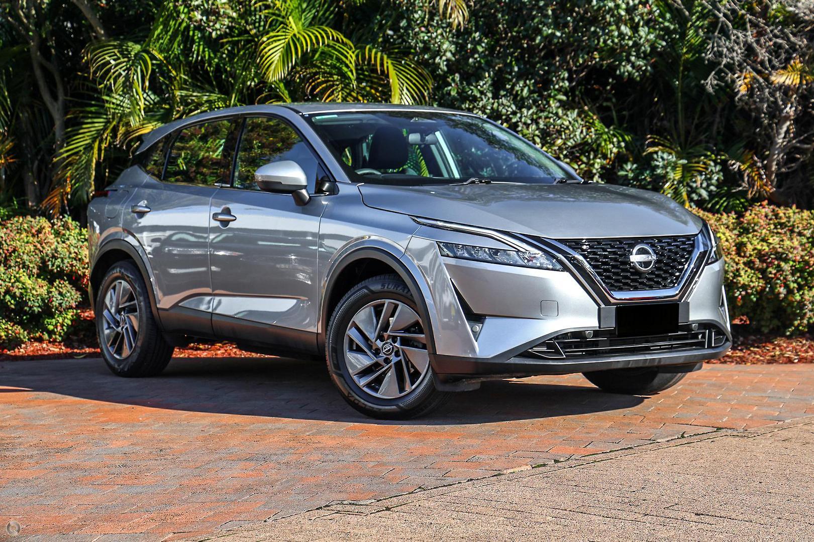 2024 Nissan QASHQAI ST in Silver