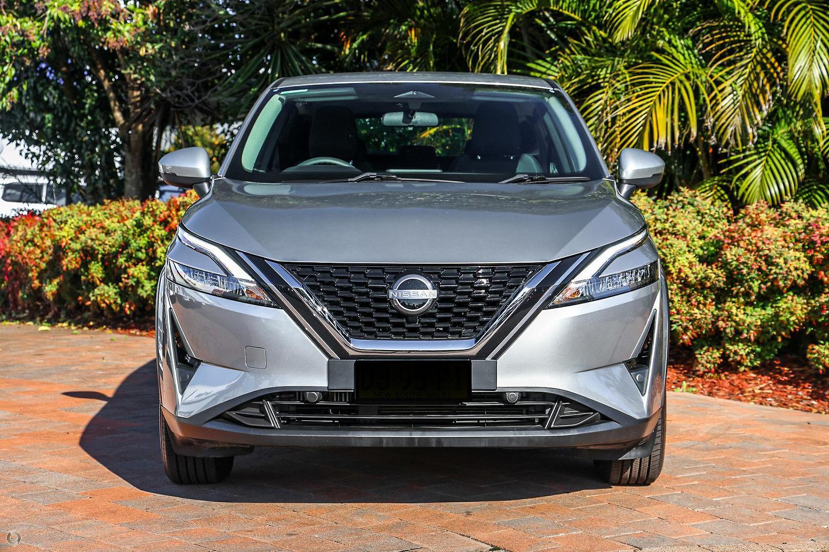 2024 Nissan QASHQAI ST in Silver
