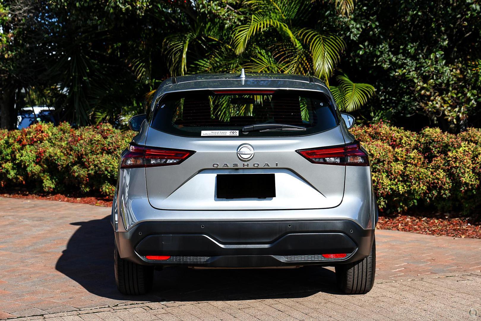 2024 Nissan QASHQAI ST in Silver