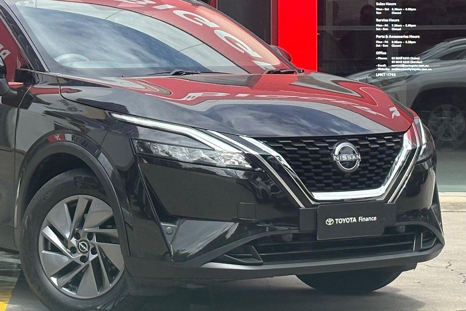 2024 Nissan QASHQAI ST in Black