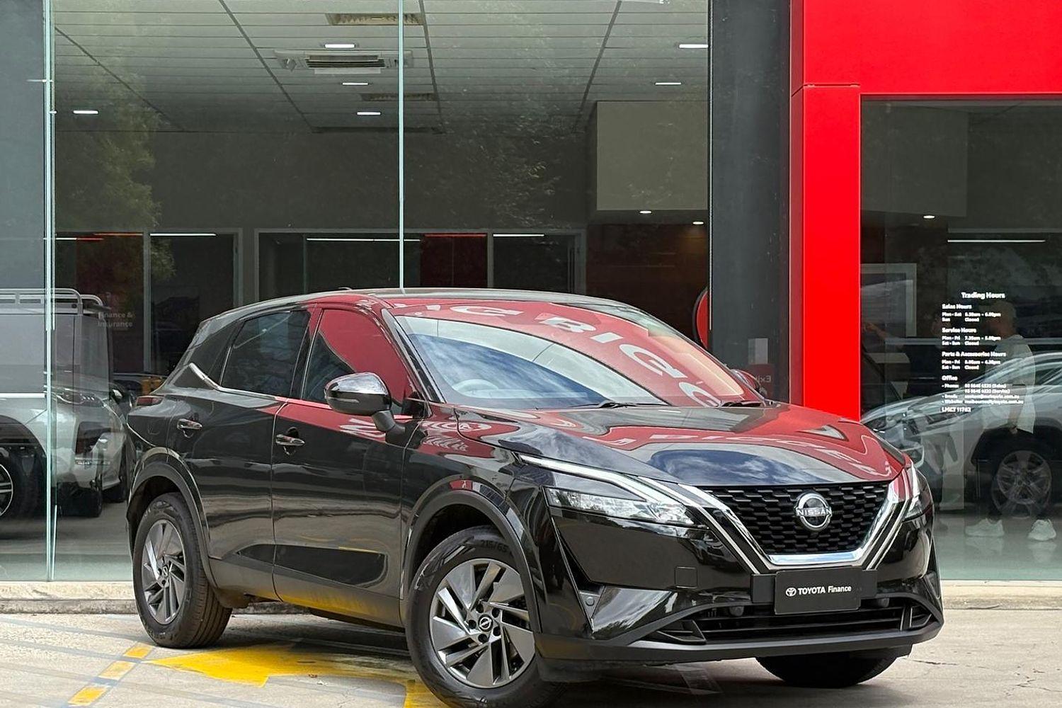 2024 Nissan QASHQAI ST in Black