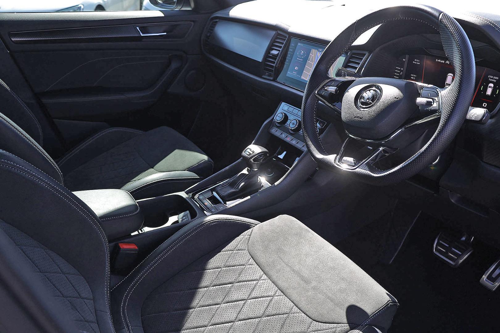 2022 SKODA Kodiaq Sportline in White