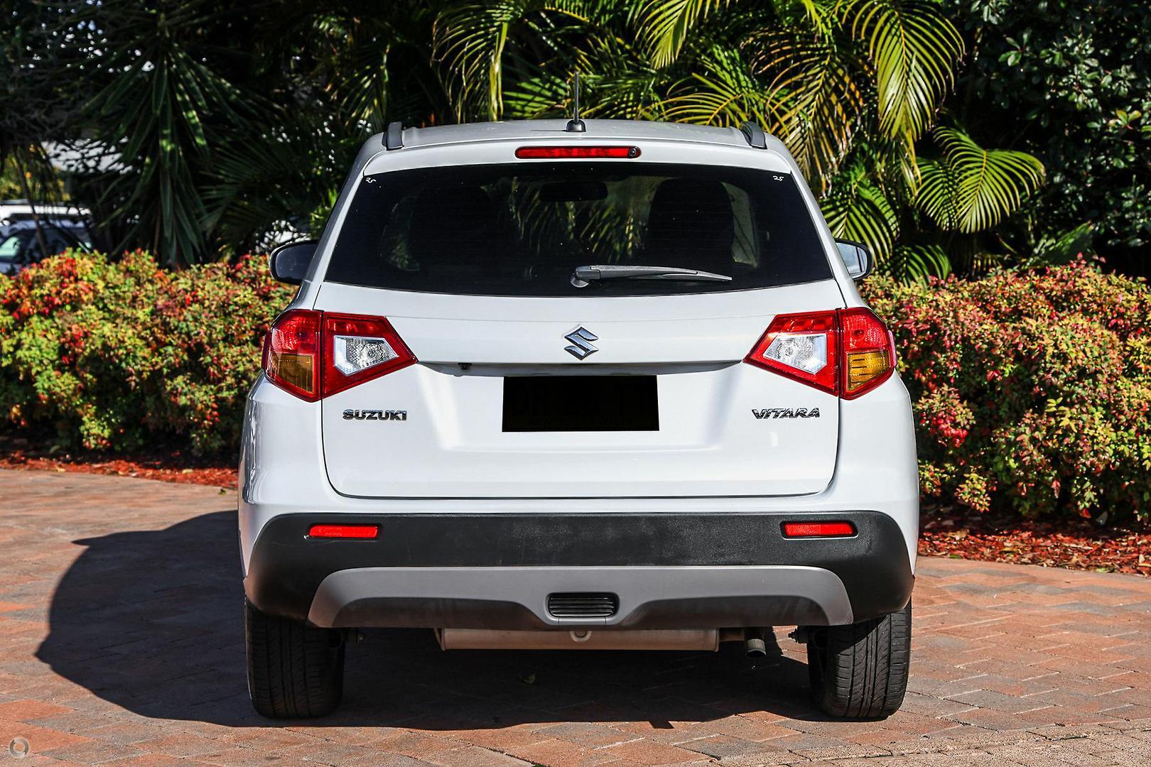2017 Suzuki Vitara RT-S in White