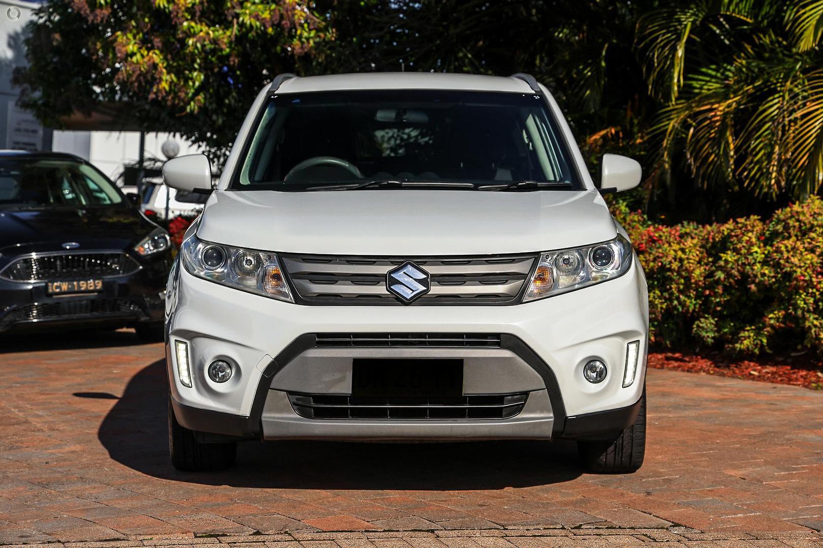 2017 Suzuki Vitara RT-S in White