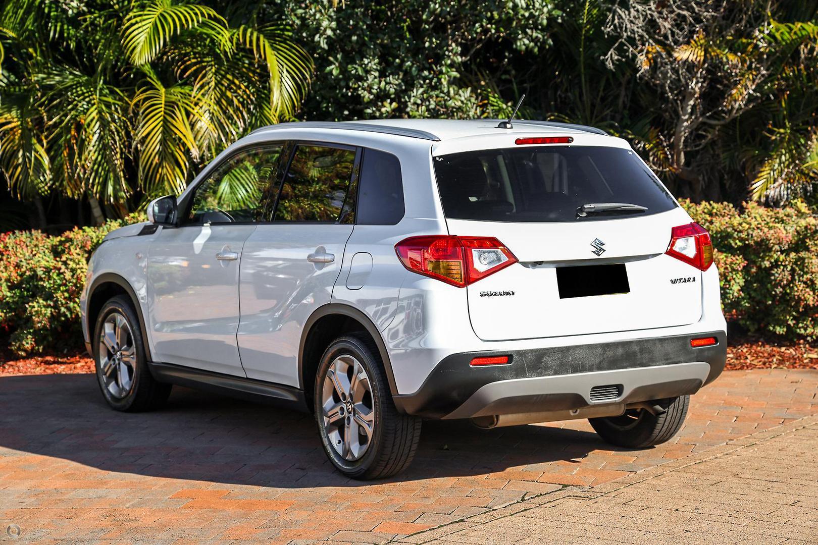 2017 Suzuki Vitara RT-S in White