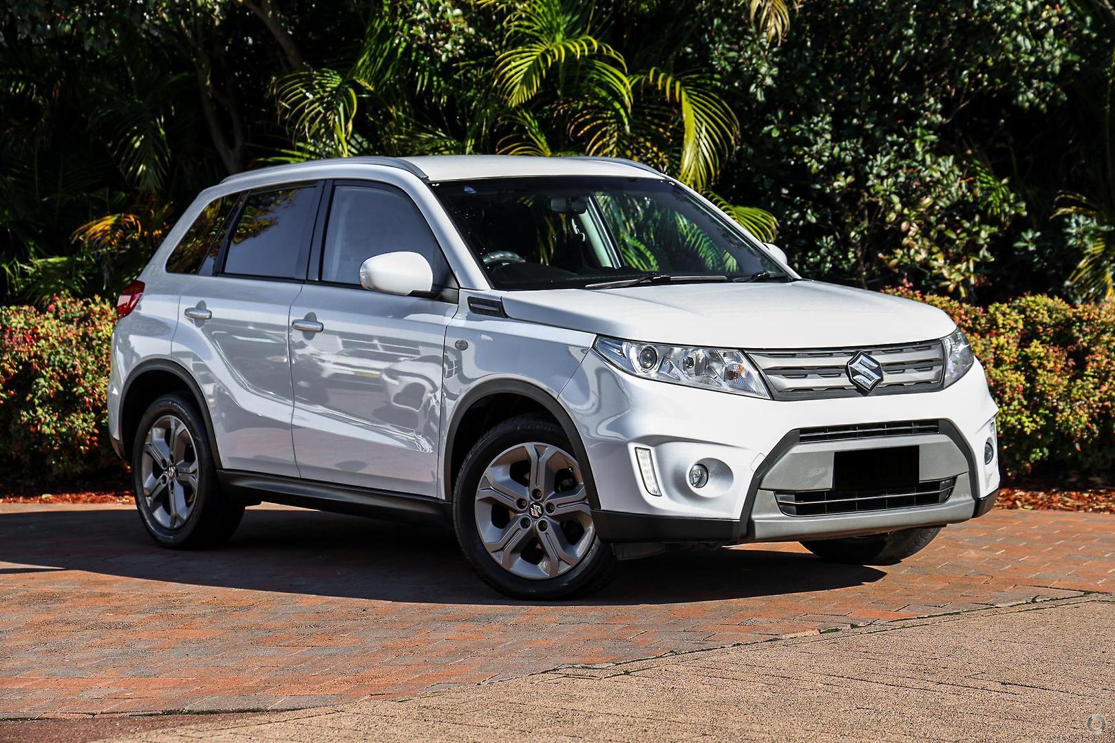 2017 Suzuki Vitara RT-S in White