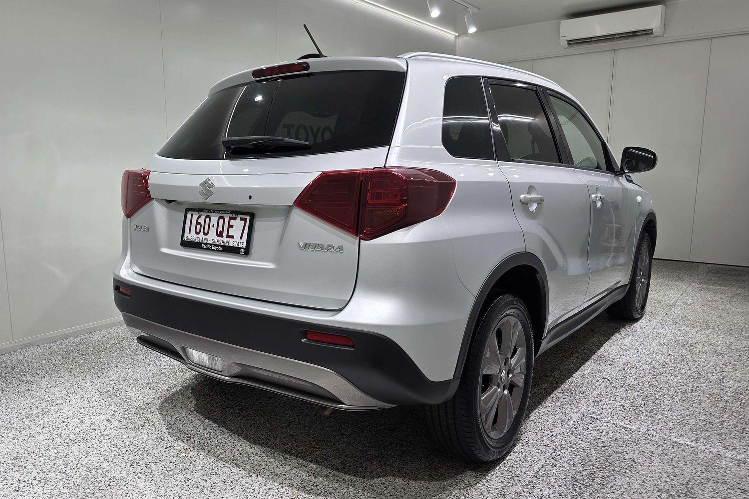 2019 Suzuki Vitara Base in Silver