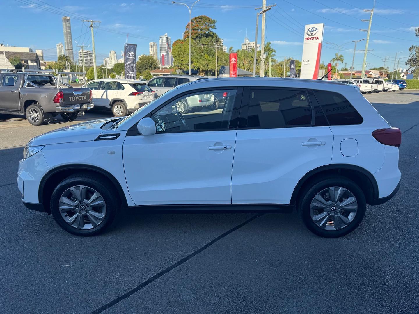 2019 Suzuki Vitara Base in White