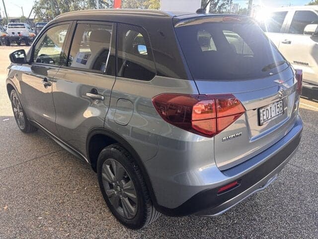 2019 Suzuki Vitara Base in Silver (Zcc)
