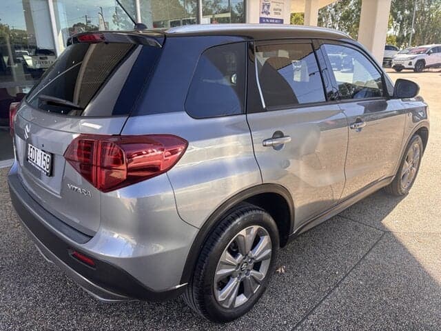 2019 Suzuki Vitara Base in Silver (Zcc)