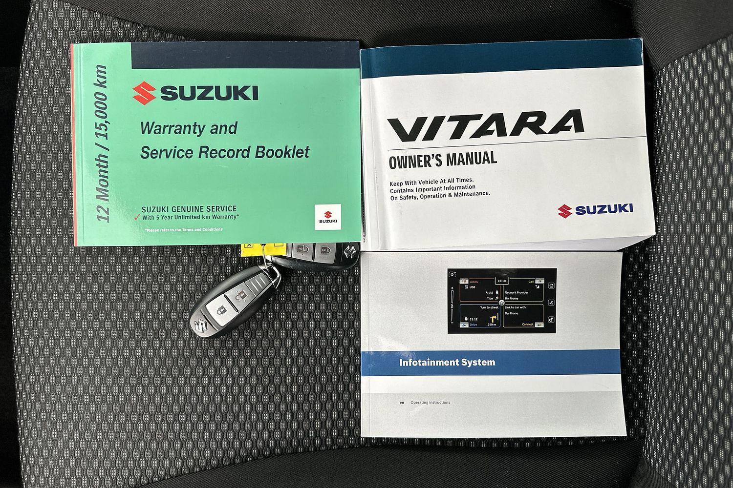 2023 Suzuki Vitara Base in White