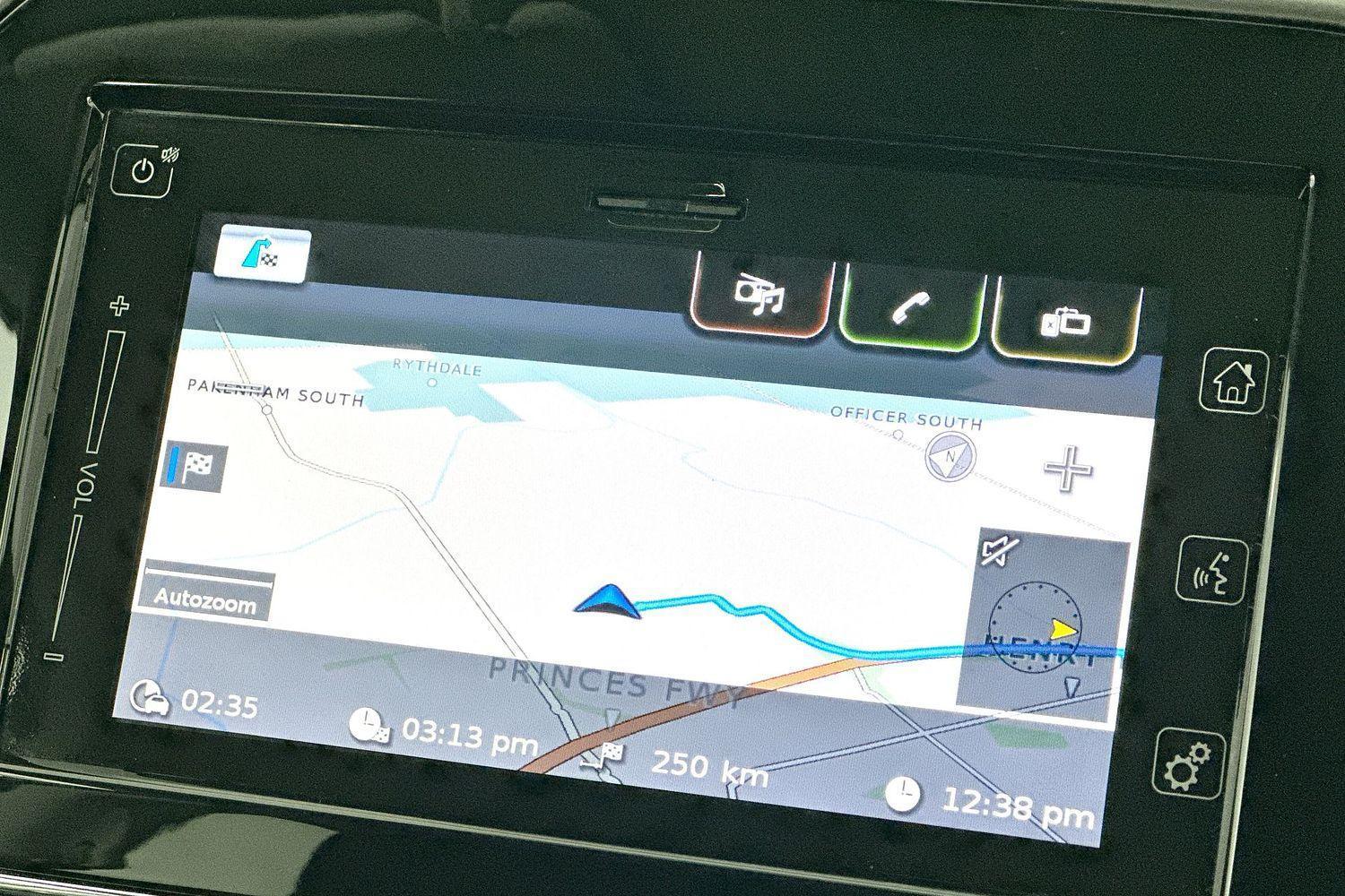 2023 Suzuki Vitara Base in White
