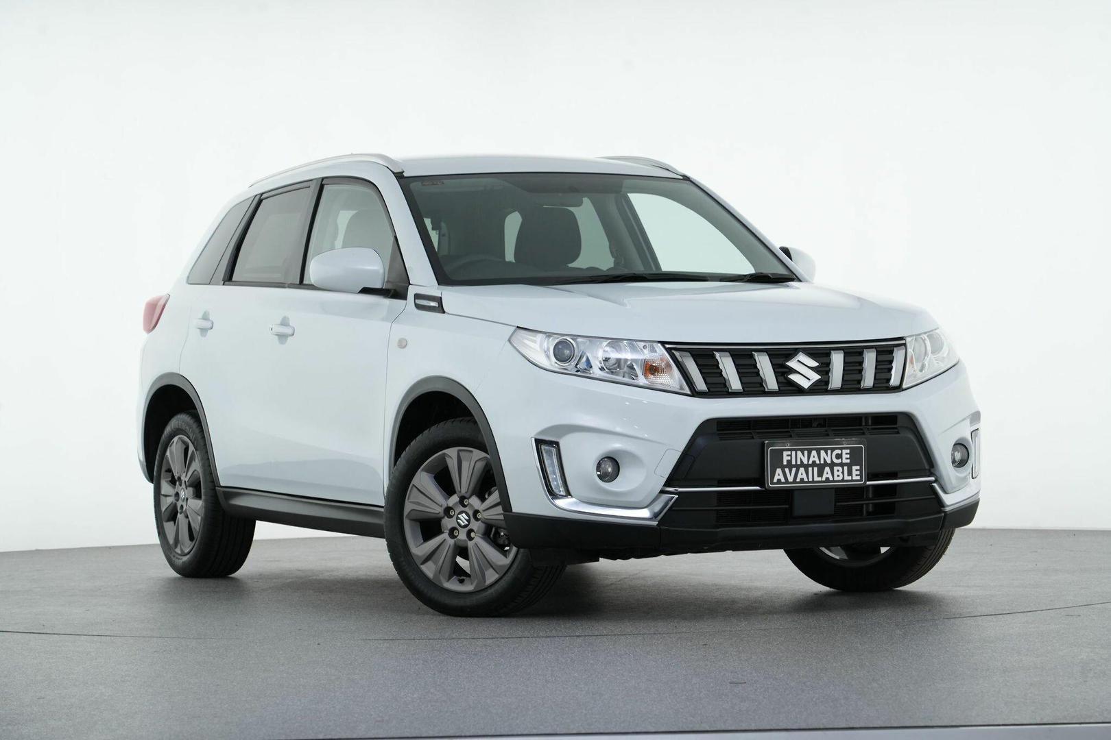2024 Suzuki Vitara Base in White