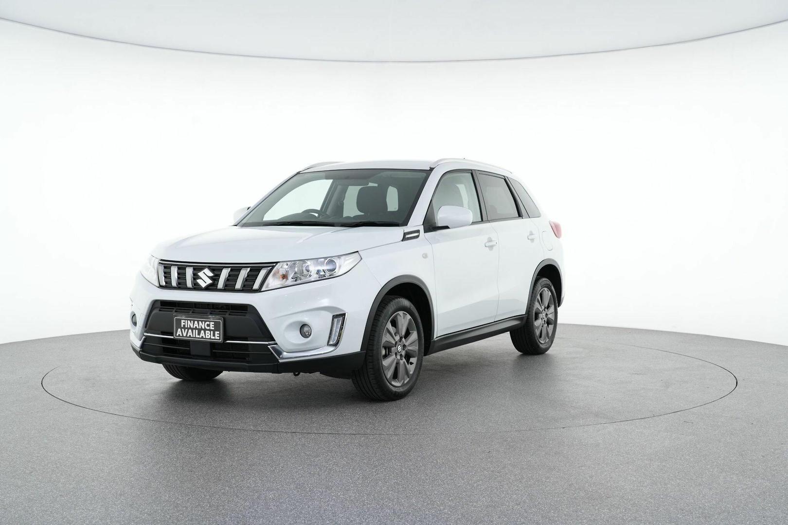 2024 Suzuki Vitara Base in White