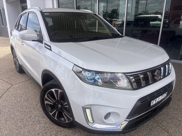 2020 Suzuki Vitara Turbo in White (Znl)