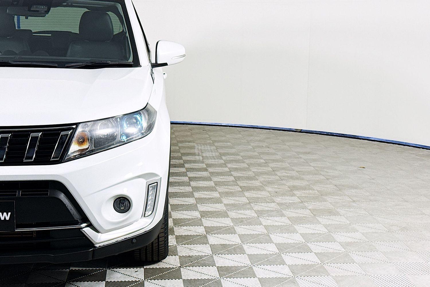 2022 Suzuki Vitara Turbo in White