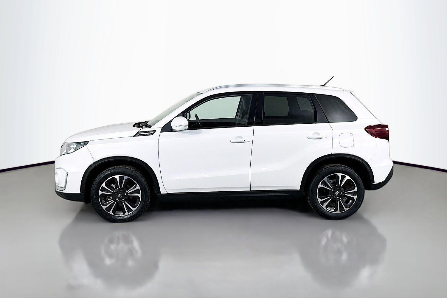 2022 Suzuki Vitara Turbo in White