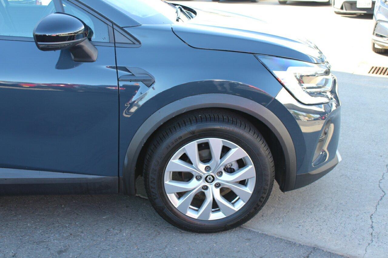 2022 Renault Captur Life in Blue