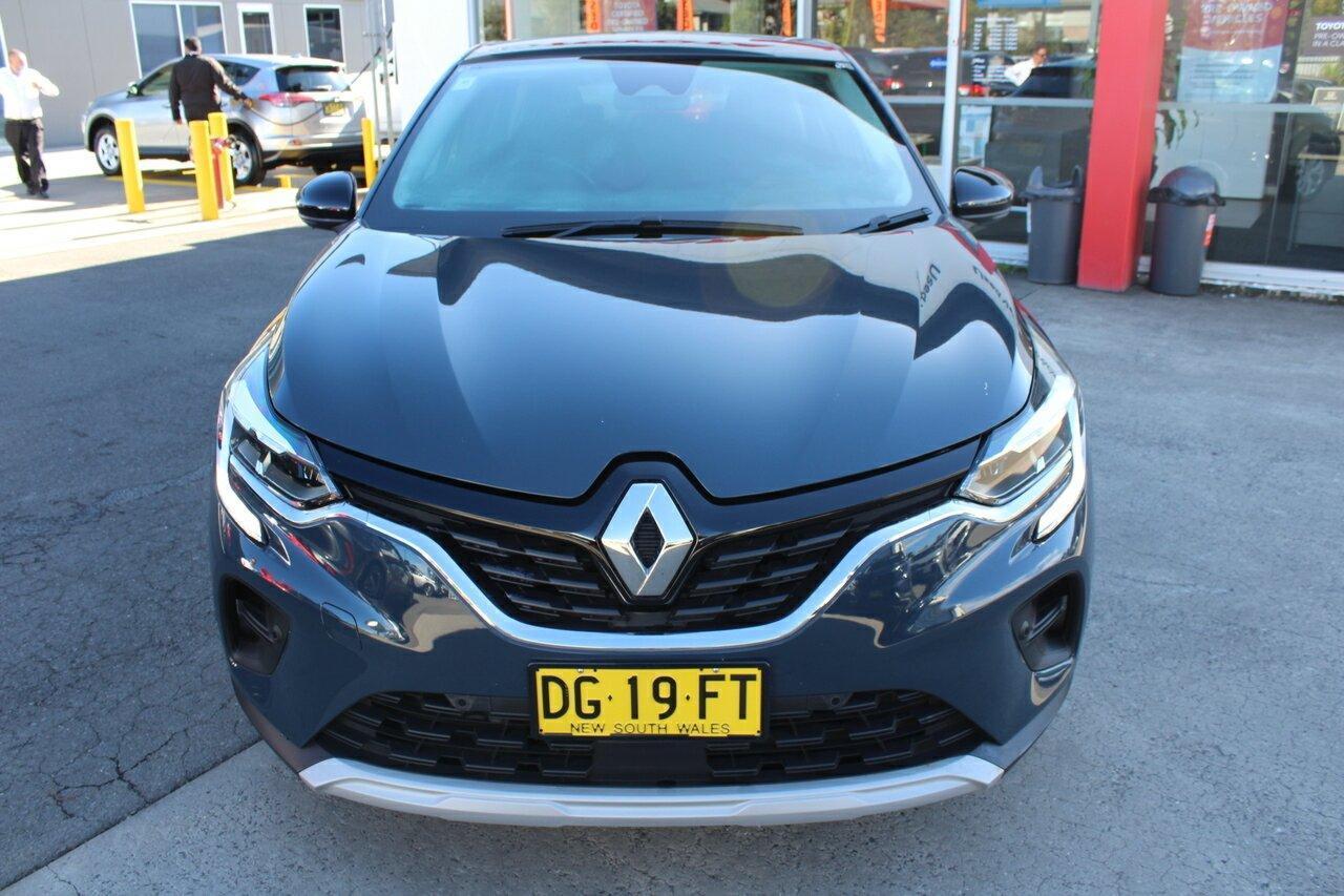 2022 Renault Captur Life in Blue