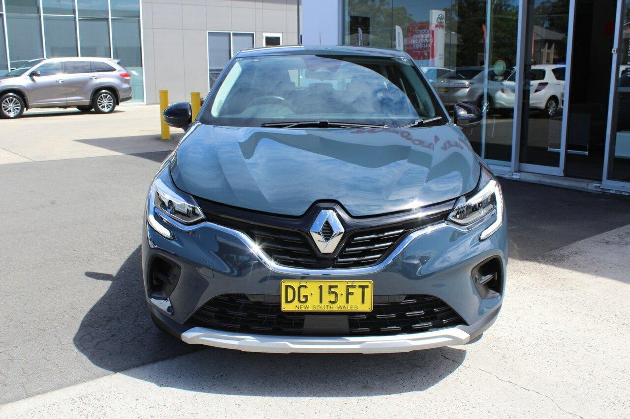 2022 Renault Captur Life in Blue