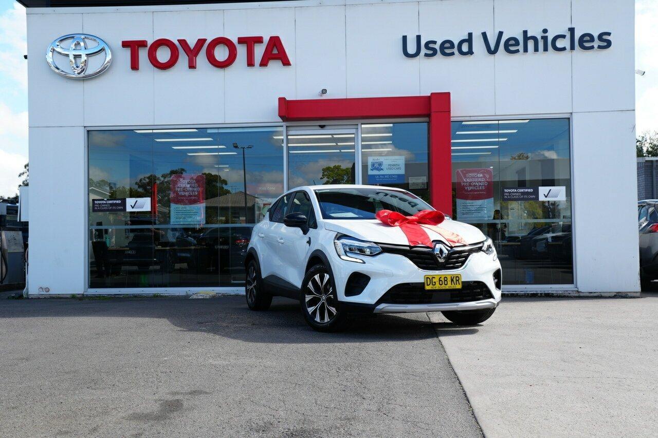 2023 Renault Captur Life in Arctic White