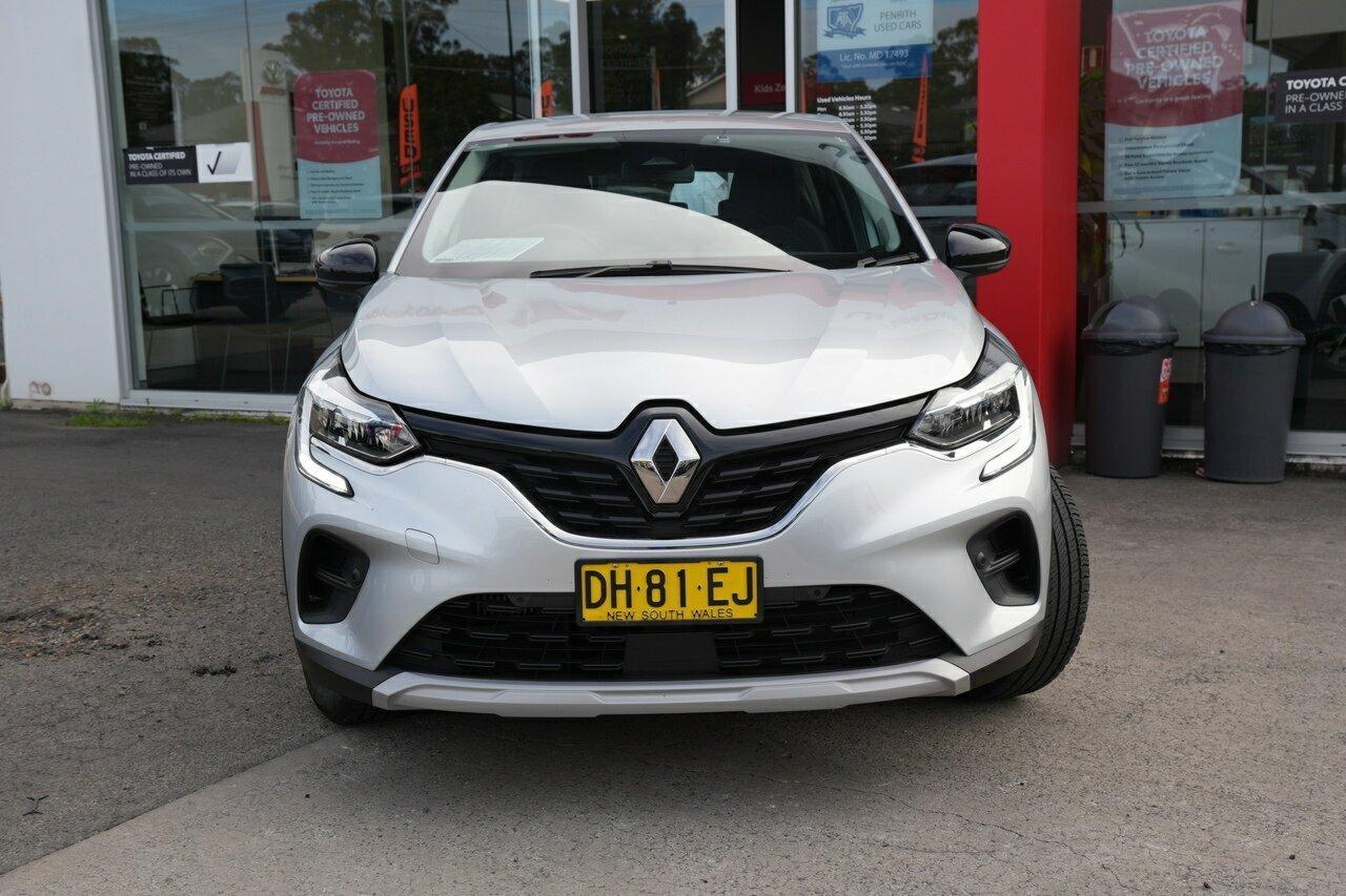2023 Renault Captur Life in Atlantis Grey