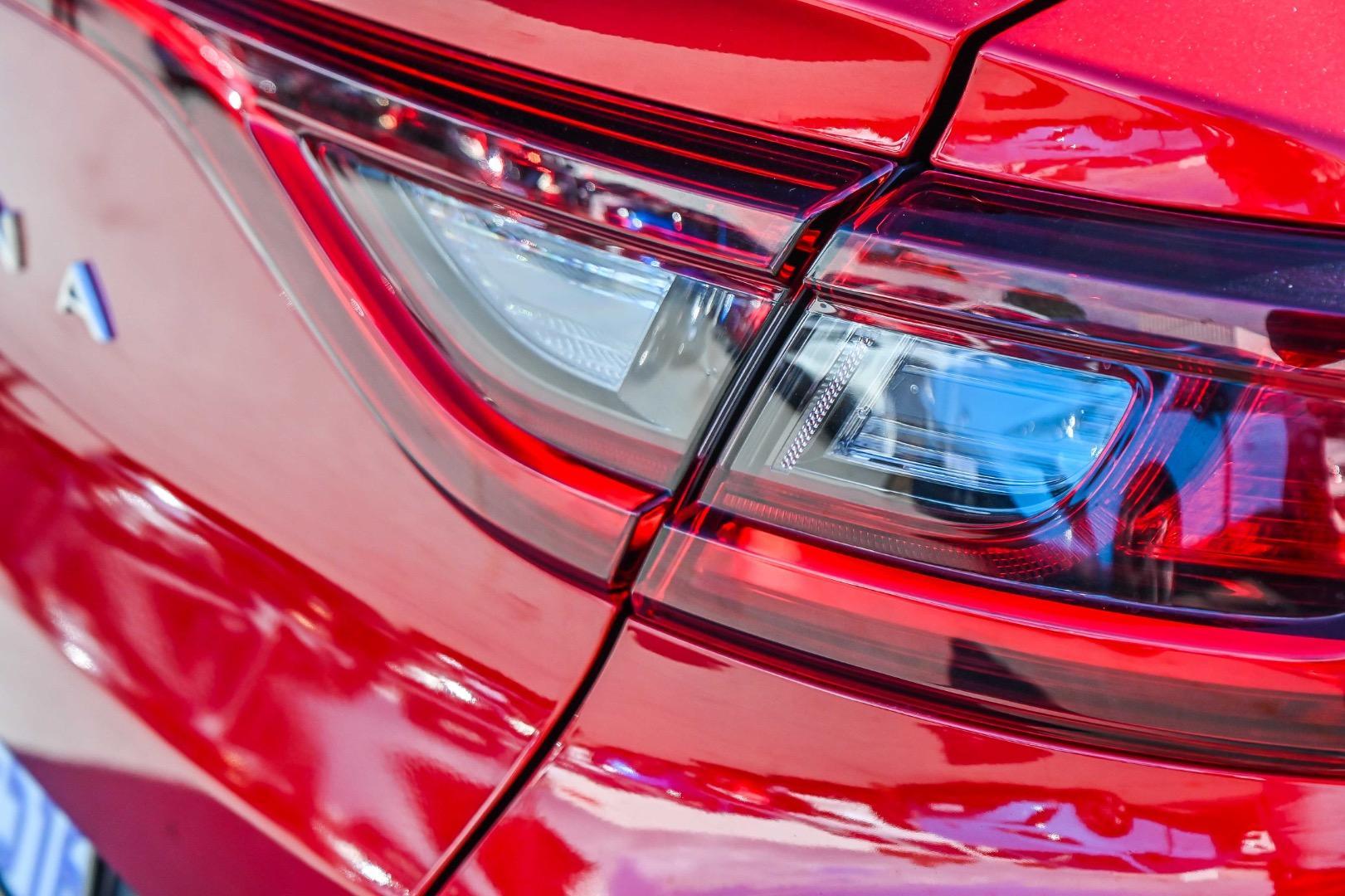 2022 Renault Arkana R.S. Line in Red