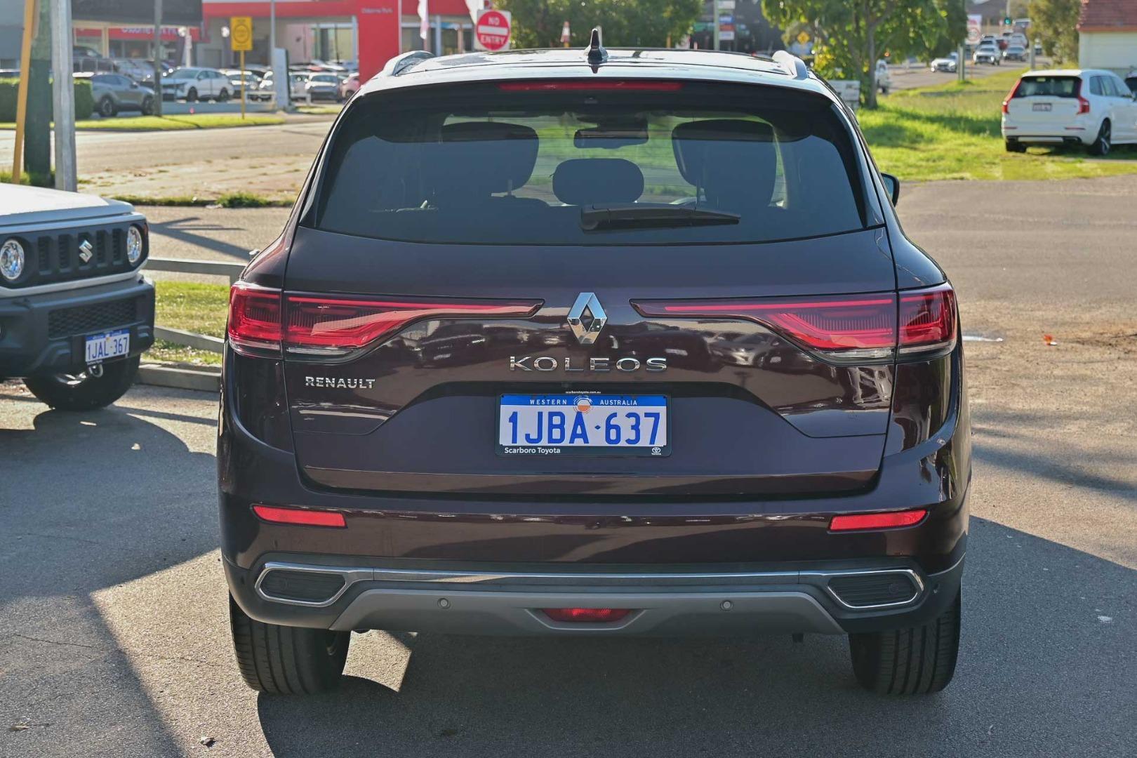 2022 Renault Koleos Intens in Red