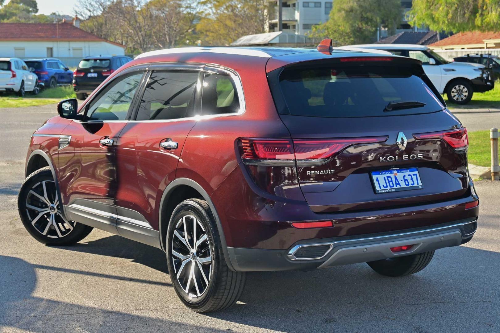 2022 Renault Koleos Intens in Red