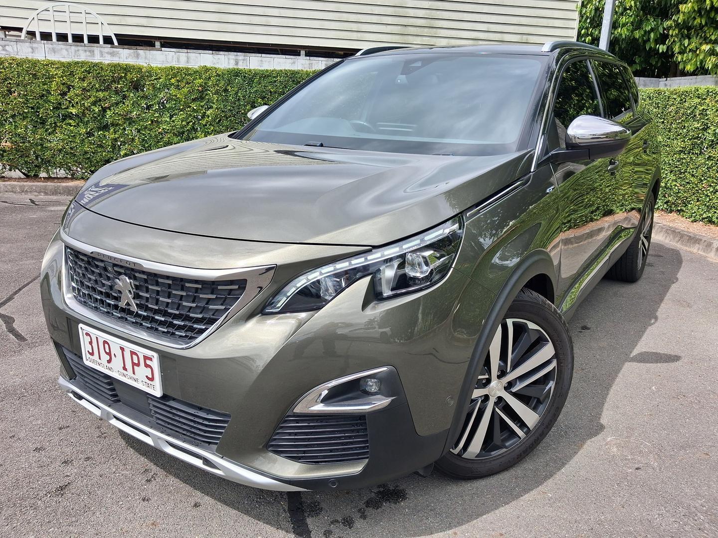 2019 Peugeot 5008 GT in Green
