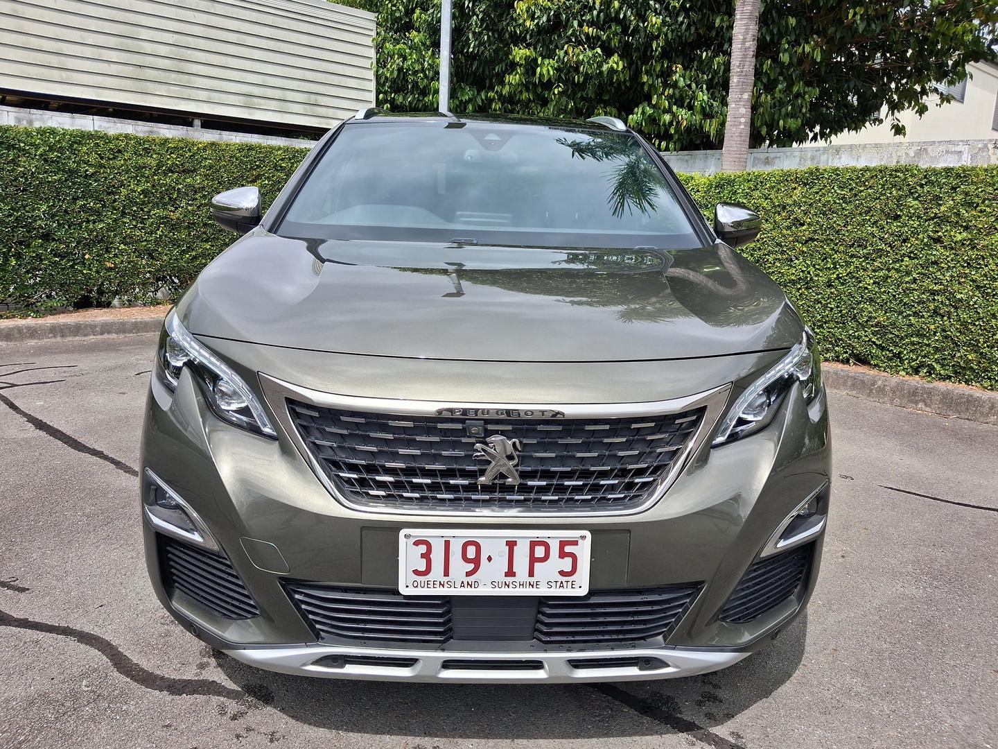 2019 Peugeot 5008 GT in Green