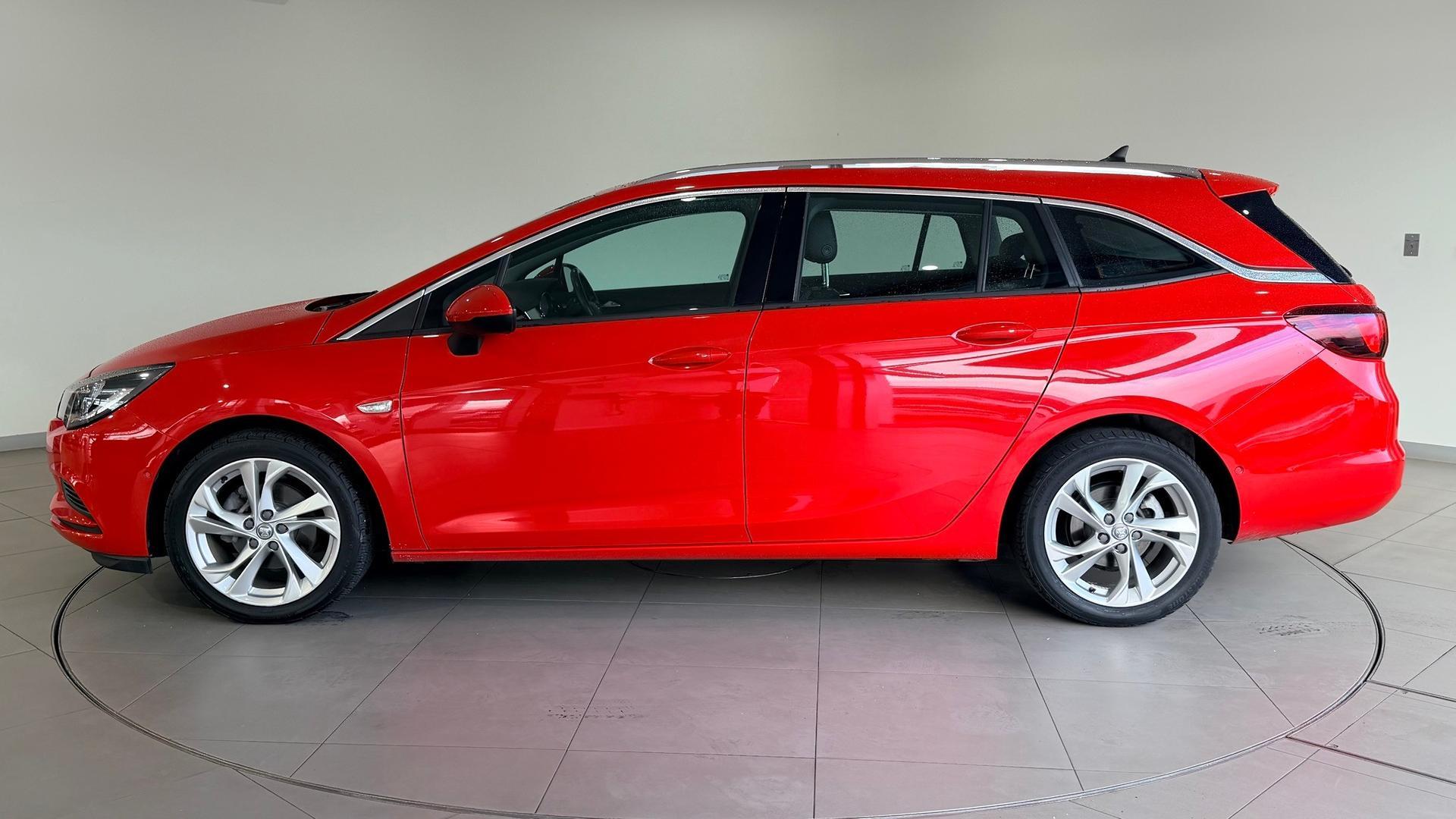 2017 Holden Astra RS-V in Red